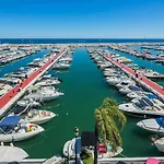 218 Puerto Banus Marbella Front Line 270 Meters